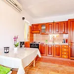 A1-apartment 50m From The With The Sea View Korčula