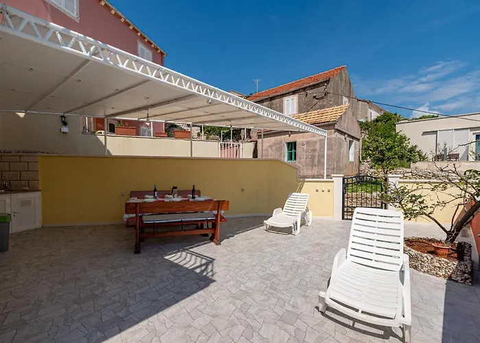 A1-apartment 50m From The With The Sea View Korčula