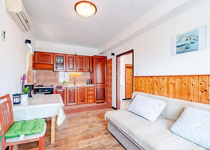 A1-apartment 50m From The With The Sea View