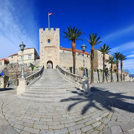 A1-apartment 50m From The With The Sea View Apartment *