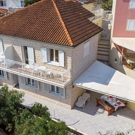 A1-apartment 50m From The With The Sea View Apartment
