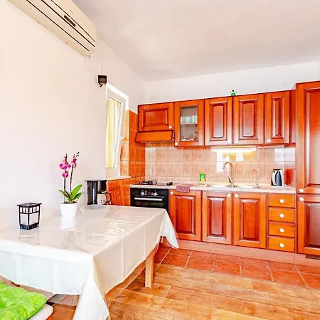 A1-apartment 50m From The With The Sea View コルチュラ