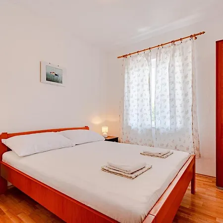 A1-apartment 50m From The With The Sea View Apartment