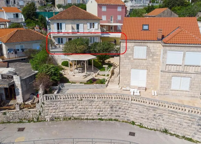 A1-apartment 50m From The With The Sea View Apartment *