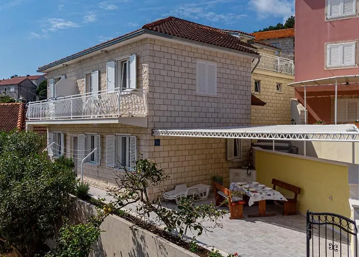 A1-apartment 50m From The With The Sea View Apartment